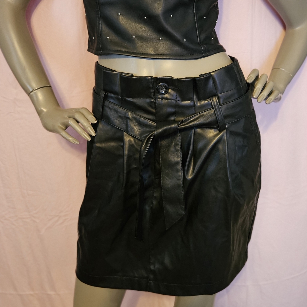 Kendall & Kylie Black Faux Leather Pencil Skirt
